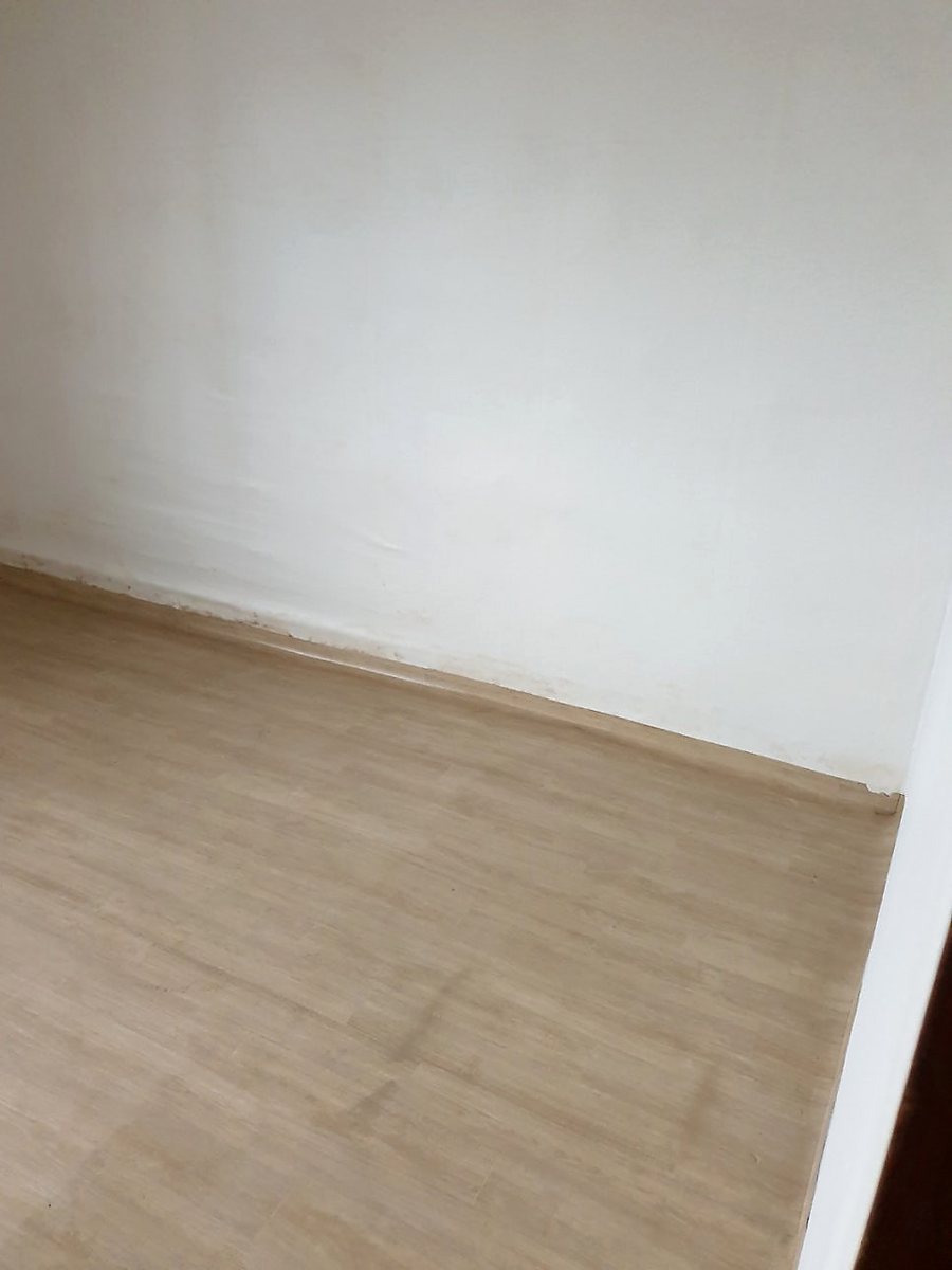 소파·장식장·상자 짐 수거 작업 후 모습