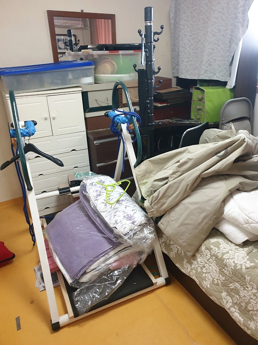 행거·이불·침구 정리 작업 전 모습