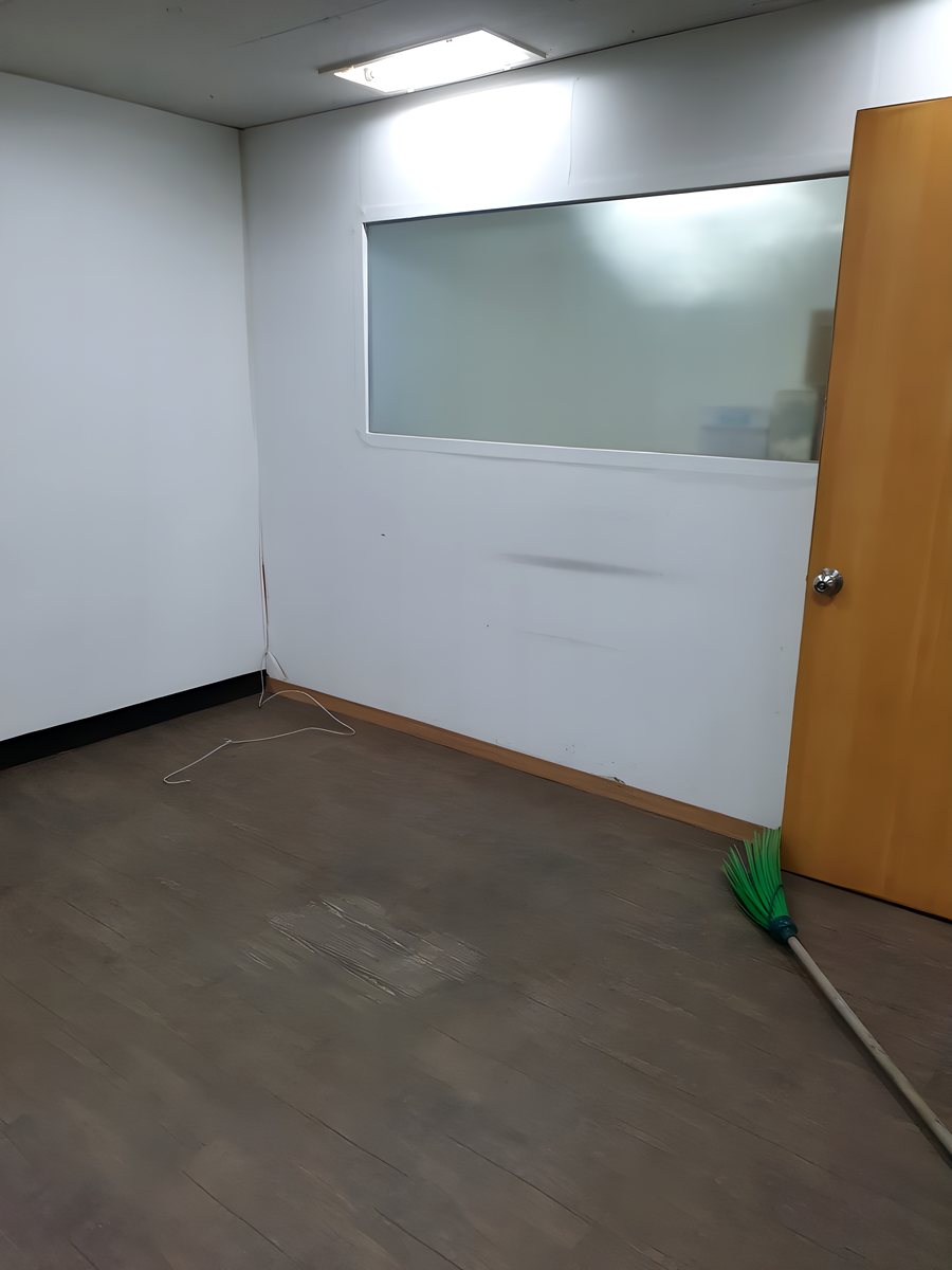 연구실 책장·책상 정리 작업 후 모습